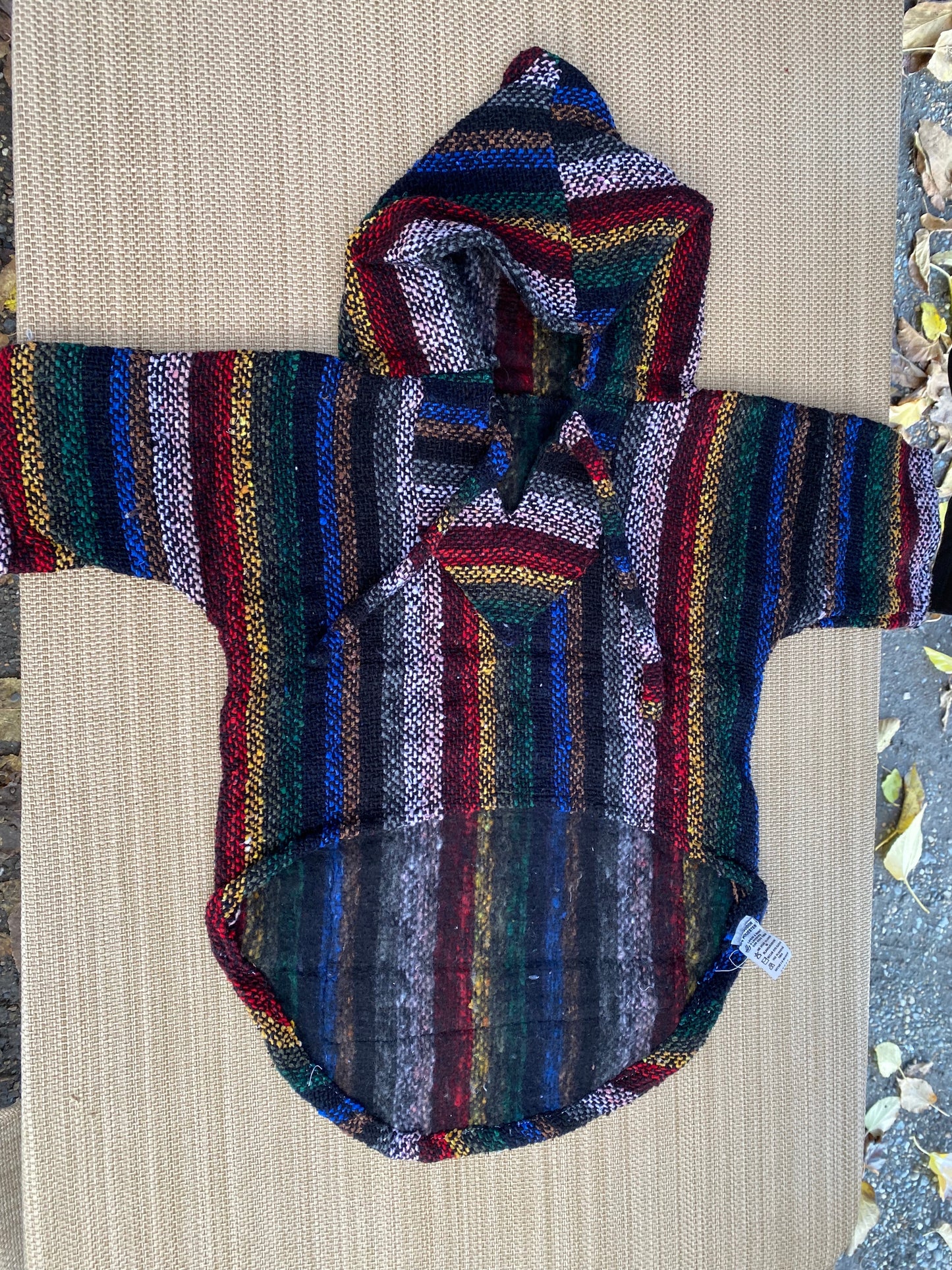 Poncho artesanal para perrito