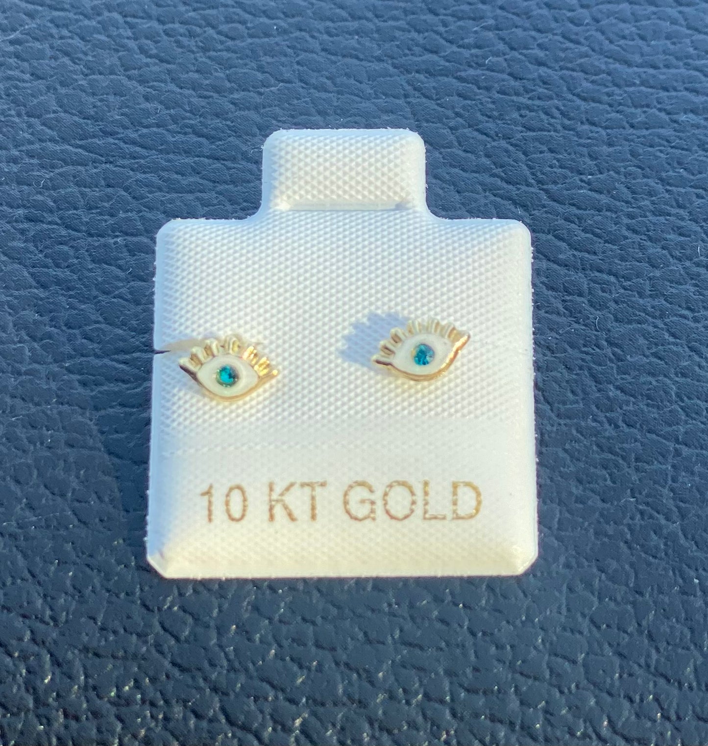 Aretes de Broquel de oro. Ojos